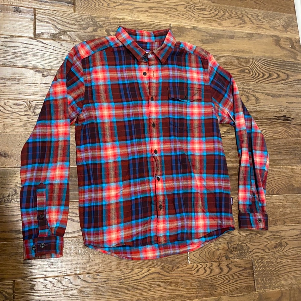 Patagonia Red Blue Plaid Casual Button-Down Shirt